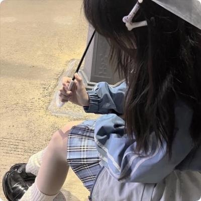 俏皮女学生